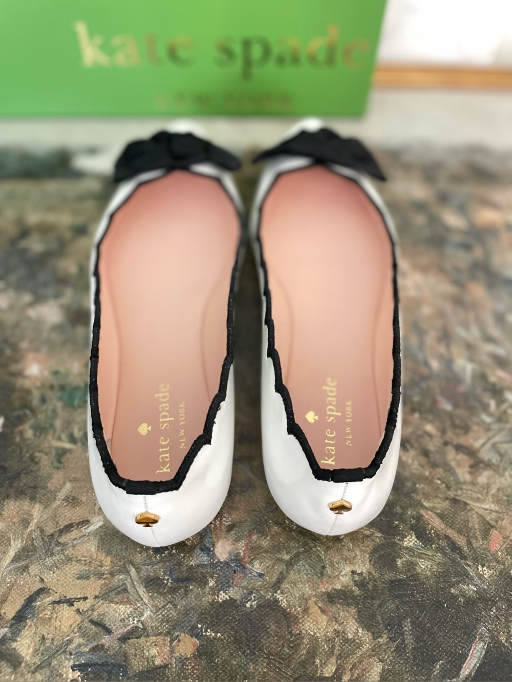 Kate Spade NY Nanette Ballet Flats White Black Patent Leather Scalloped Bow - Picture 10 of 13